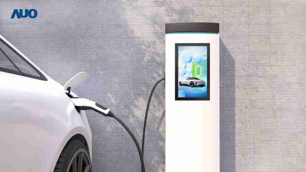 友達〝EVSE車用充電樁解決方案〞專為電動汽車充電樁設計，，具有高亮度、、克服戶外艱難環境的耐溫、、耐紫外線等特性，，並搭載散熱性及擴充性強的高效能工業電腦，，，可實現人機互動訴求，，，如資訊顯示、、、支付等應用